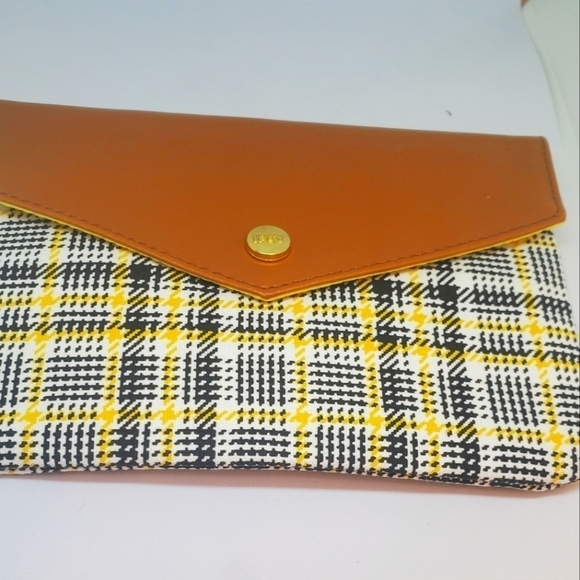 ipsy Handbags - Ipsy new plaid makeup pouch with a snap closure